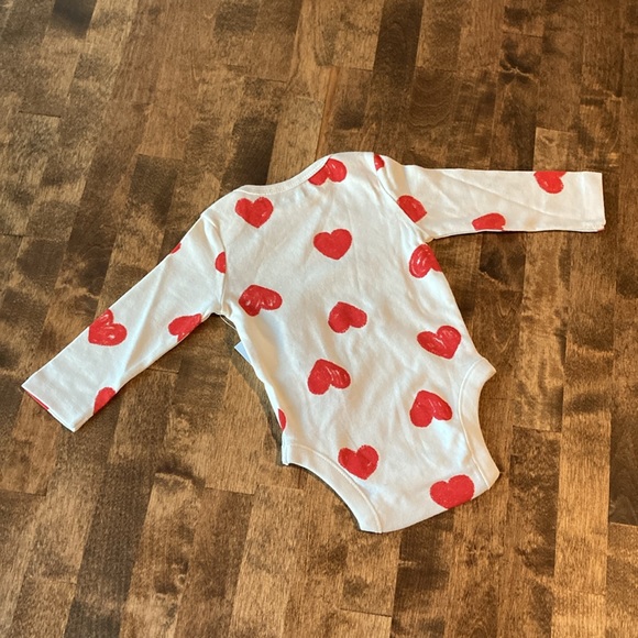 NEW Old Navy Baby Hearts & Lady Bug Onesie bundle 3-6 Months - Picture 4 of 15